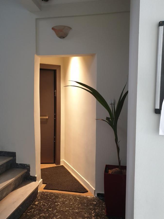 דירות אתונה Renovated Studio With Roof Garden Access, 15 M Walk To Acropolis מראה חיצוני תמונה