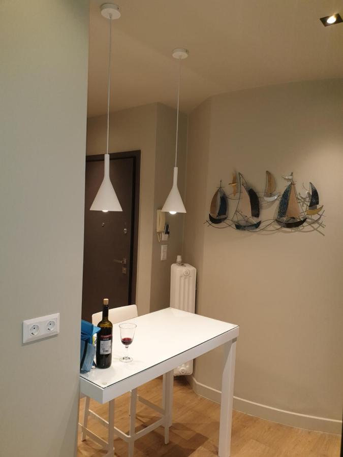דירות אתונה Renovated Studio With Roof Garden Access, 15 M Walk To Acropolis מראה חיצוני תמונה