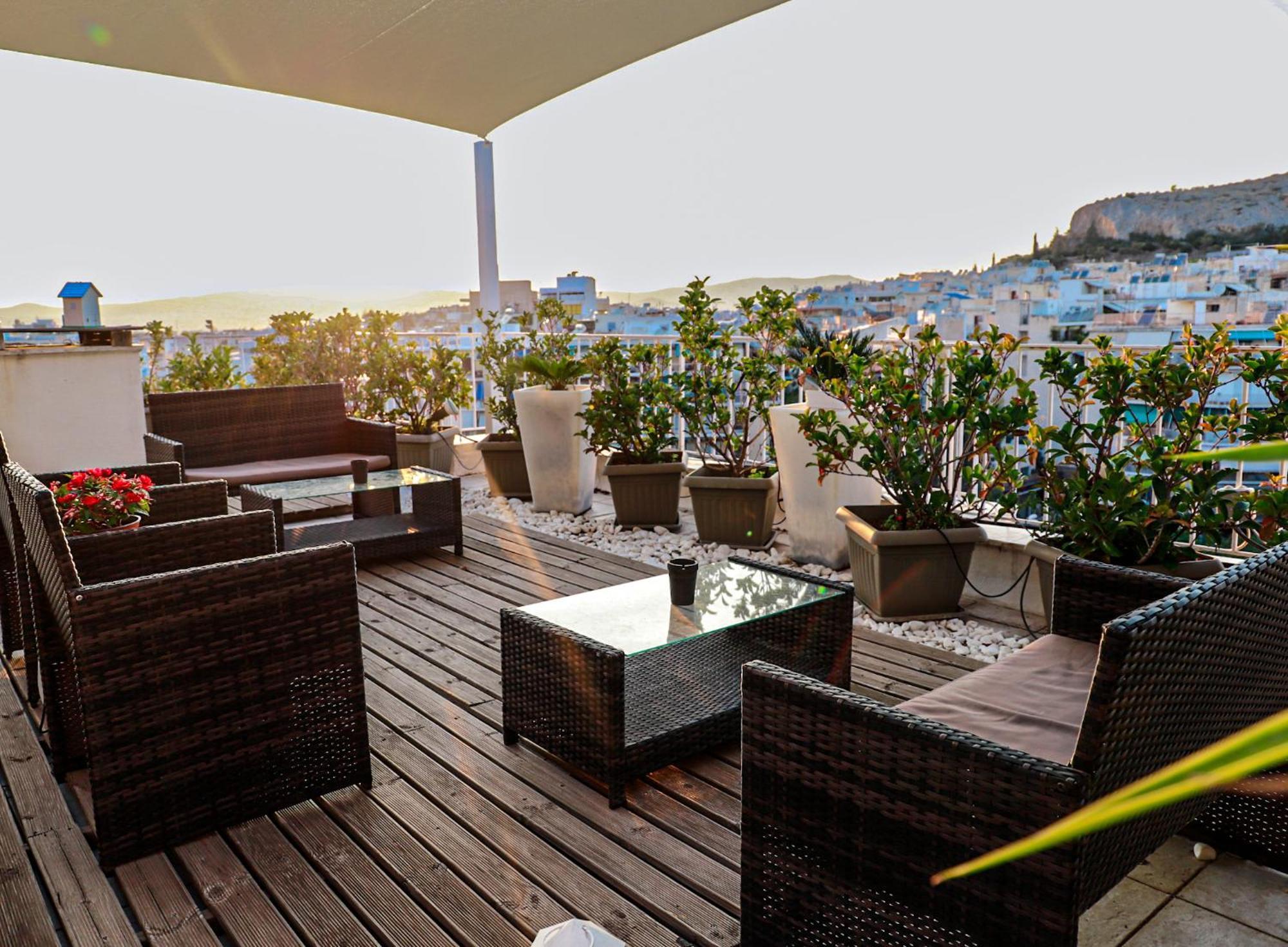 דירות אתונה Renovated Studio With Roof Garden Access, 15 M Walk To Acropolis מראה חיצוני תמונה